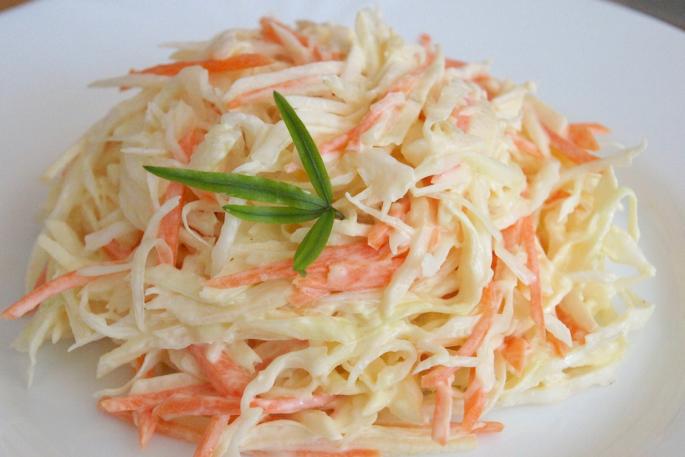 Refreshing salad with white cabbage - a simple recipe with photos