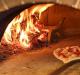 ピザを焼くのにはどのような種類のオーブンが使用されますか?