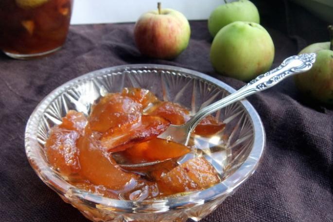 Wie man Marmelade mit Apfelscheiben richtig macht